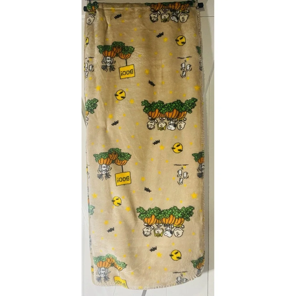 Peanuts Halloween Snoopy Pumpkin Patch VelvetLoft Throw Blanket Berkshire 50x70